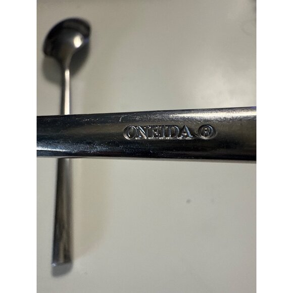 Oneida Diameter Stainless Steel 2 Soup Spoons 7"  Flatware - Picture 3 of 4